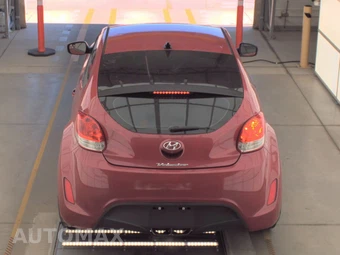 2014 Hyundai Veloster w/Black Interior – miniatura 5