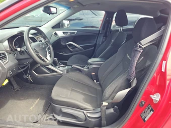 2014 Hyundai Veloster w/Black Interior – miniatura 7