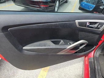 2014 Hyundai Veloster w/Black Interior – miniatura 9