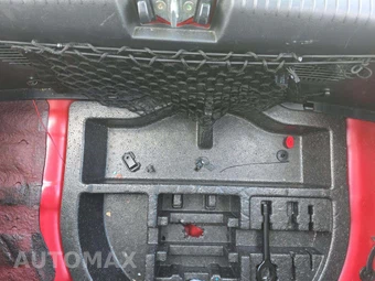 2014 Hyundai Veloster w/Red Interior – miniatura 11
