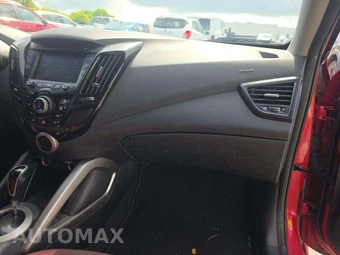 2014 Hyundai Veloster w/Red Interior – miniatura 16