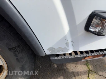 2014 Isuzu NPR – miniatura 13
