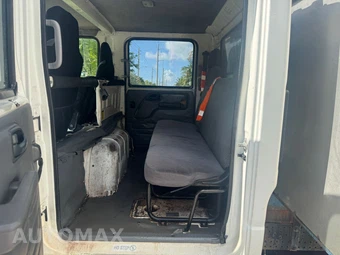 2014 Isuzu NPR HD Base Low Cab Crew – miniatura 24