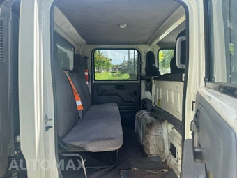 2014 Isuzu NPR HD Base Low Cab Crew – miniatura 26