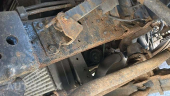2014 Isuzu NQR Base Low Tilt – miniatura 19