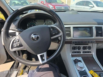 2014 Jaguar XF V6 SC - miniatura 10