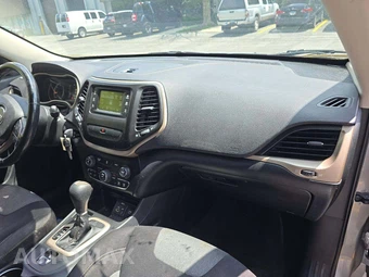 2014 Jeep Cherokee Latitude - miniatura 19