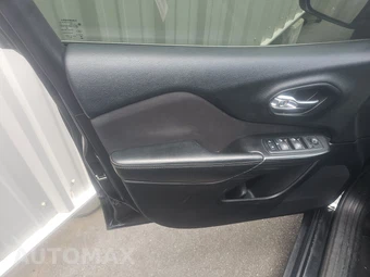 2014 Jeep Cherokee Latitude - miniatura 9