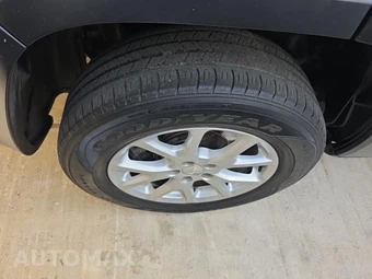 2014 Jeep Cherokee Latitude - miniatura 10