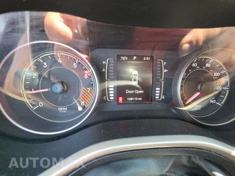 2014 Jeep Cherokee Latitude - miniatura 12