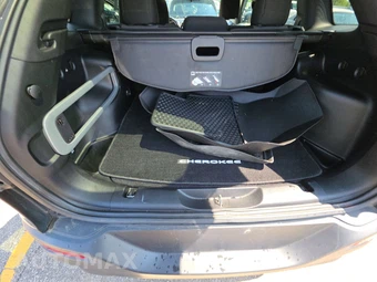 2014 Jeep Cherokee Latitude - miniatura 16