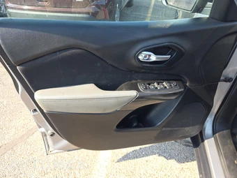 2014 Jeep Cherokee Sport - miniatura 9
