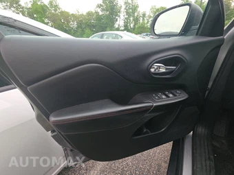 2014 Jeep Cherokee Trailhawk - miniatura 9