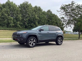 2014 Jeep Cherokee Trailhawk - miniatura 2