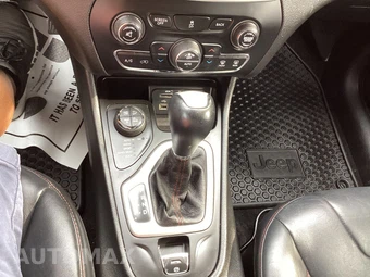 2014 Jeep Cherokee Trailhawk - miniatura 28
