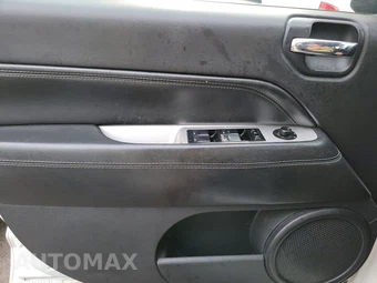 2014 Jeep Compass Latitude - miniatura 9