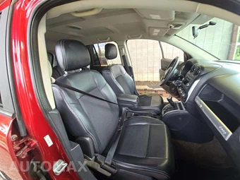 2014 Jeep Compass Latitude – miniatura 18