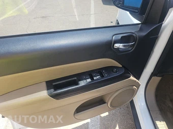 2014 Jeep Compass Sport – miniatura 9