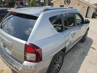 2014 Jeep Compass Sport - miniatura 3