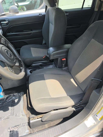 2014 Jeep Compass Sport - miniatura 6