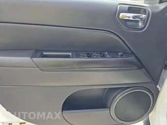 2014 Jeep Compass Sport – miniatura 9