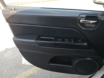2014 Jeep Compass Sport – miniatura 9