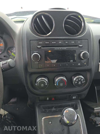 2014 Jeep Compass Sport - miniatura 10