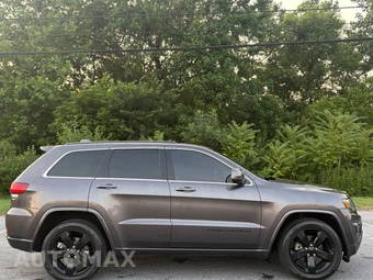 2014 Jeep Grand Cherokee Altitude Edition - miniatura 3