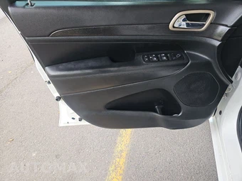 2014 Jeep Grand Cherokee Altitude Edition - miniatura 9