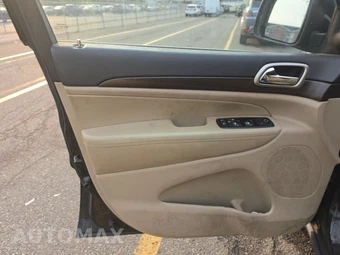 2014 Jeep Grand Cherokee Laredo - miniatura 9