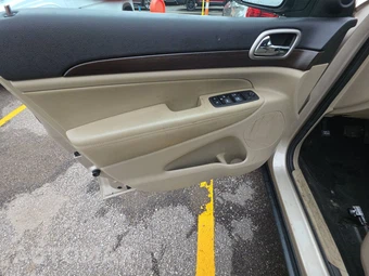 2014 Jeep Grand Cherokee Laredo – miniatura 3