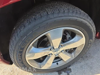 2014 Jeep Grand Cherokee Overland - miniatura 8