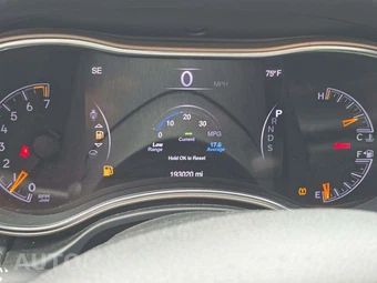 2014 Jeep Grand Cherokee Overland – miniatura 9