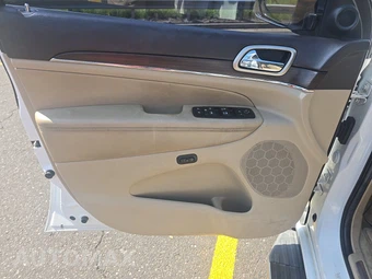 2014 Jeep Grand Cherokee Overland – miniatura 9
