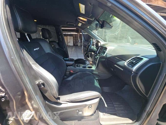 2014 Jeep Grand Cherokee SRT - miniatura 18