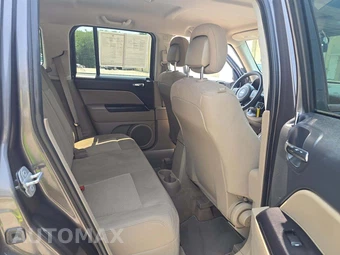 2014 Jeep Patriot Altitude Edition - miniatura 13