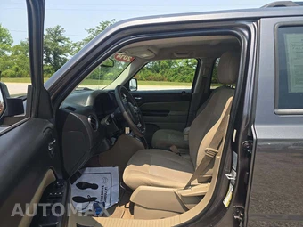 2014 Jeep Patriot Altitude Edition - miniatura 3