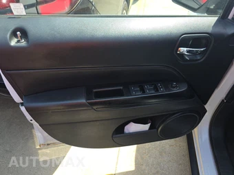2014 Jeep Patriot High Altitude Edition – miniatura 9