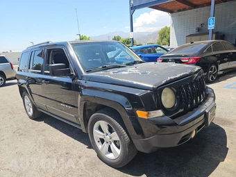 2014 Jeep Patriot Latitude – miniatura 3