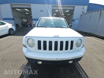 2014 Jeep Patriot Latitude – miniatura 2