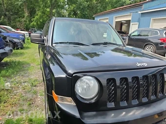 2014 Jeep Patriot Latitude – miniatura 3