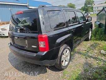 2014 Jeep Patriot Latitude – miniatura 4