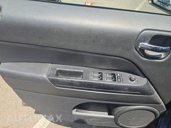 2014 Jeep Patriot Latitude – miniatura 9