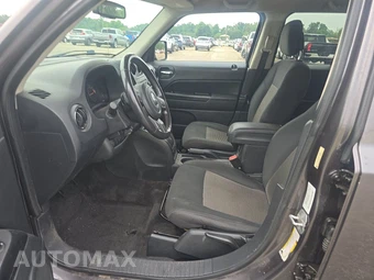 2014 Jeep Patriot Latitude - miniatura 7