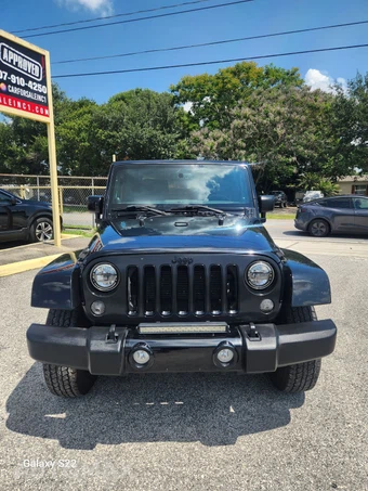 2014 Jeep Wrangler Altitude Edition - miniatura 2