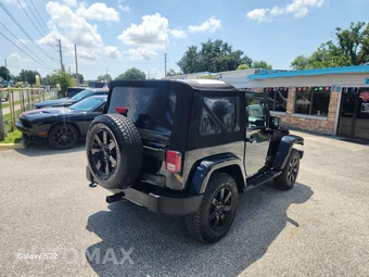 2014 Jeep Wrangler Altitude Edition - miniatura 5