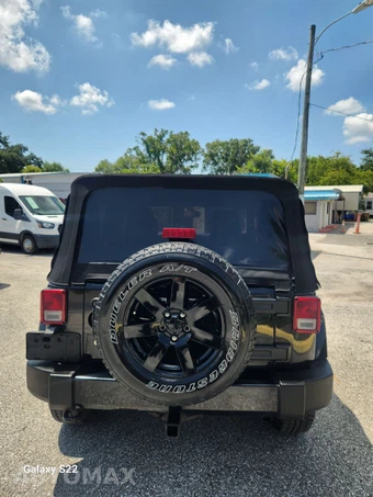 2014 Jeep Wrangler Altitude Edition - miniatura 6