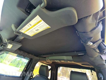 2014 Jeep Wrangler Sahara - miniatura 11
