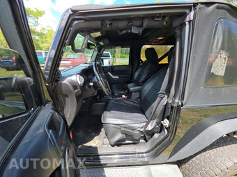 2014 Jeep Wrangler Sahara - miniatura 6