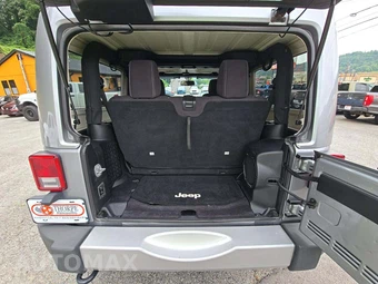 2014 Jeep Wrangler Sahara - miniatura 11